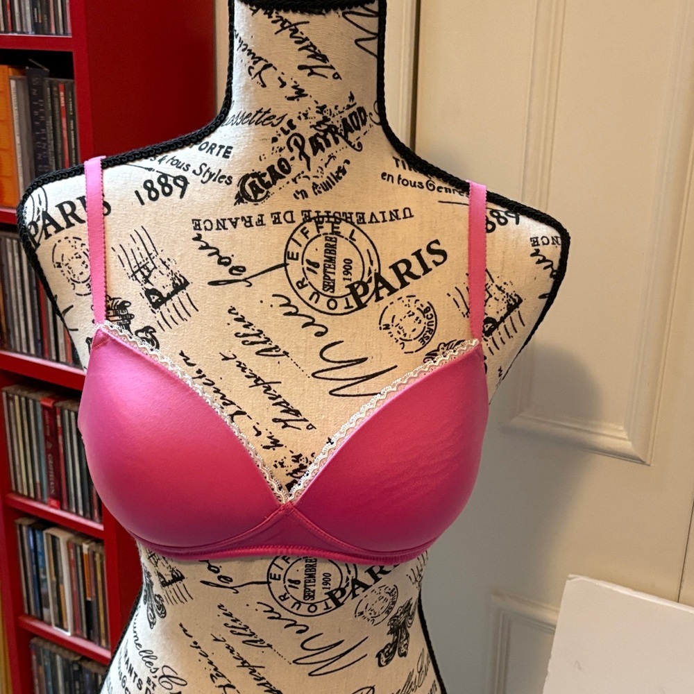 ITEM NO. 57: Chic Pink Lace Accent Bra. Adjustable Straps. New.